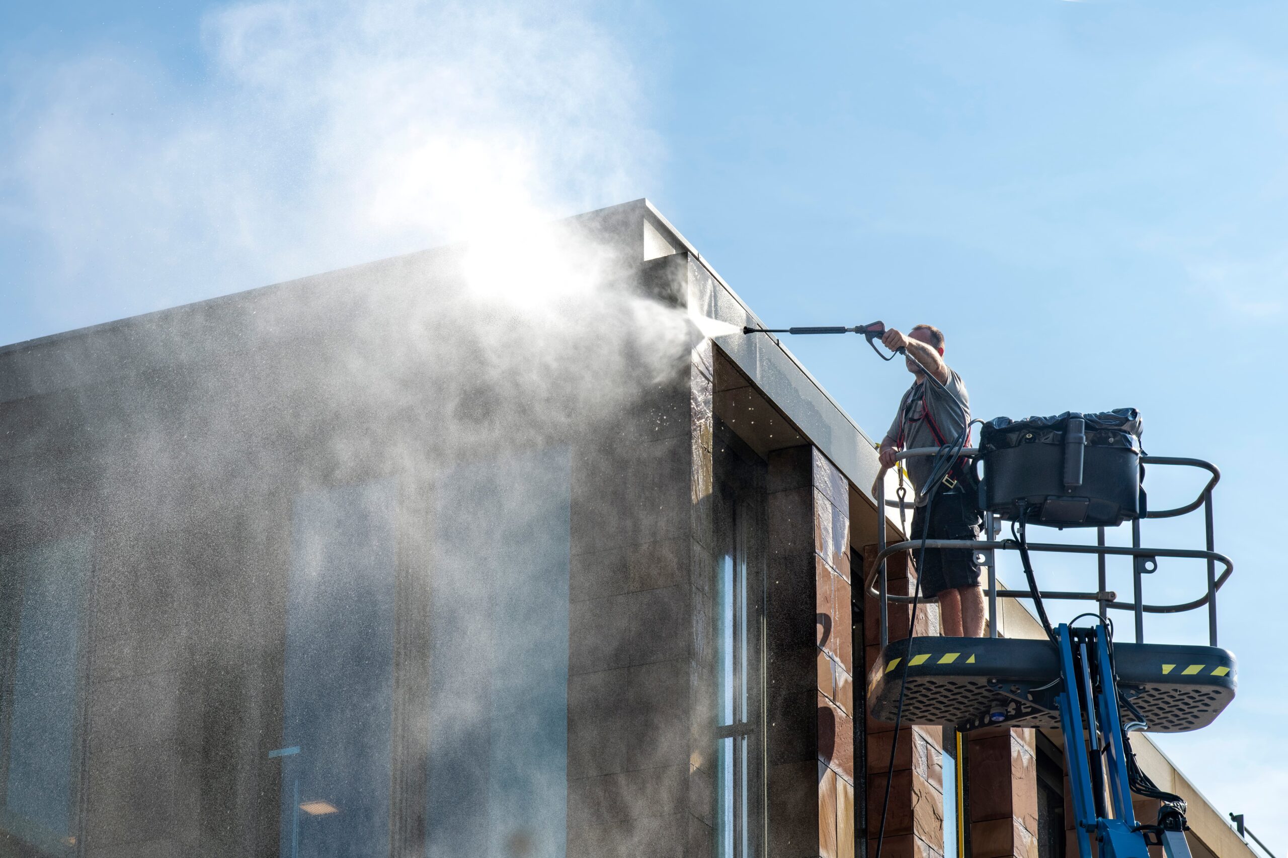 Professional building exterior washing in Los Angeles